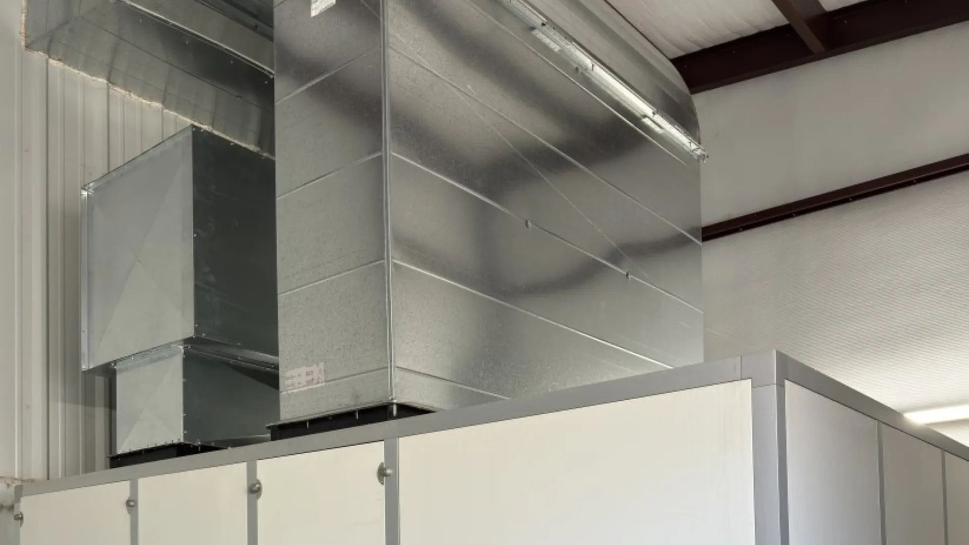 Conducto del sistema HVAC para cuarto de cultivo de Altaqua
